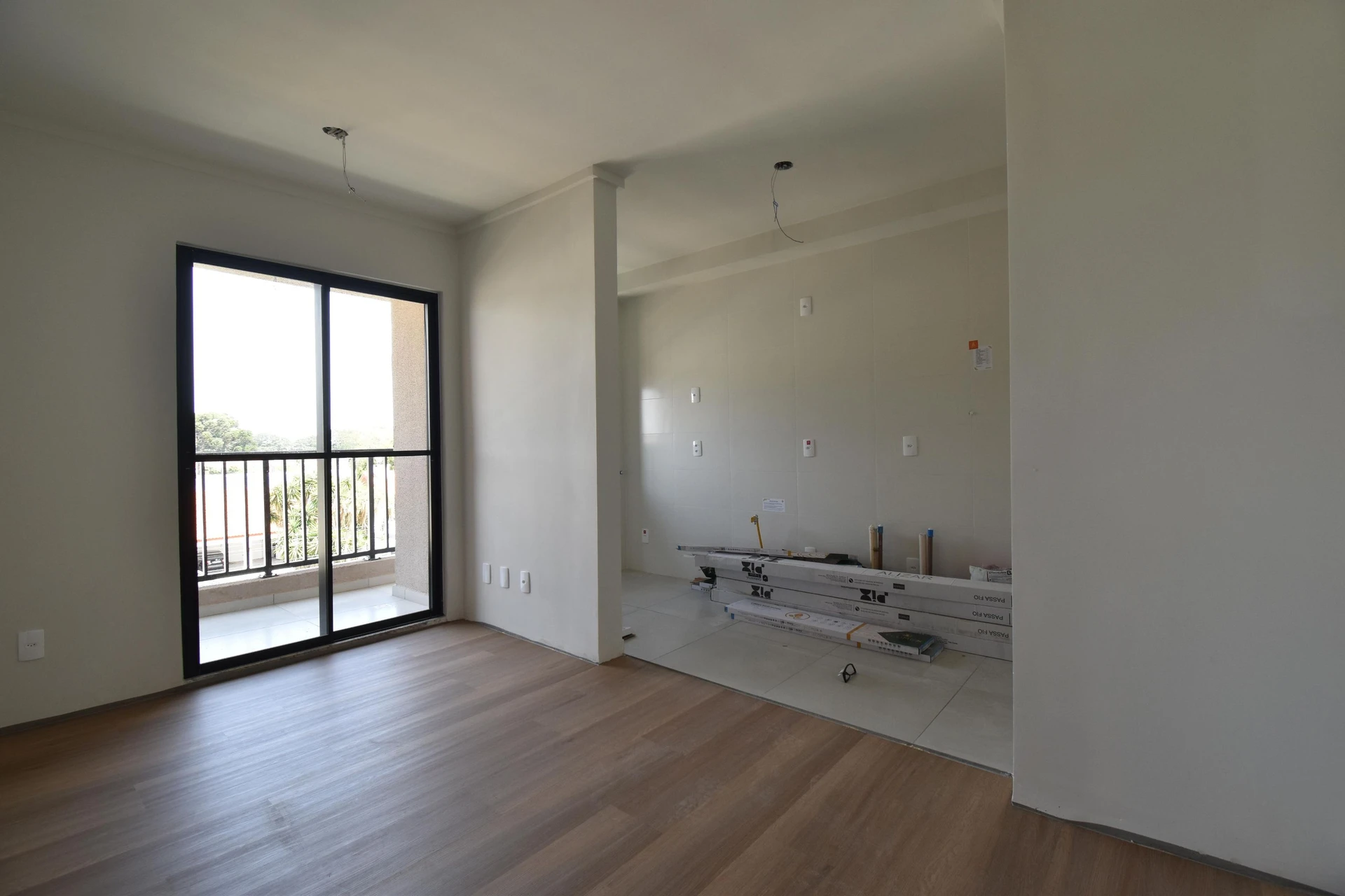 Glass-enclosed balcony in a 2-bedroom apartment, 53 m² — photo 13