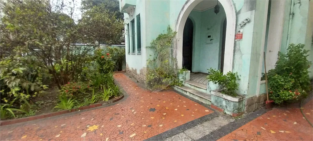 House with 5 bedrooms 3 bathrooms and 5 parking spots — photo 6
