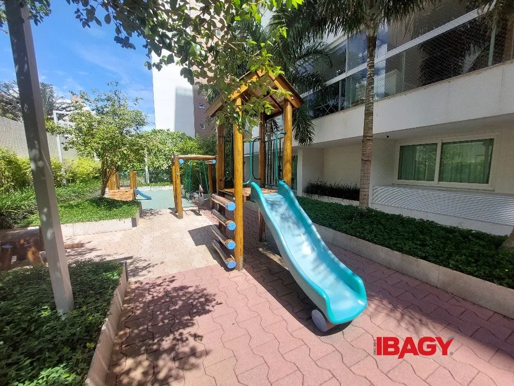 Furnished 2-suite apartment with enclosed balcony — photo 57