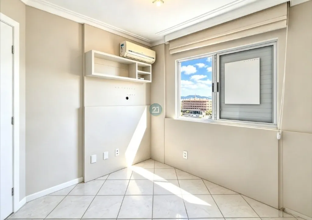 3-bedroom apartment with a grill on the balcony — photo 18