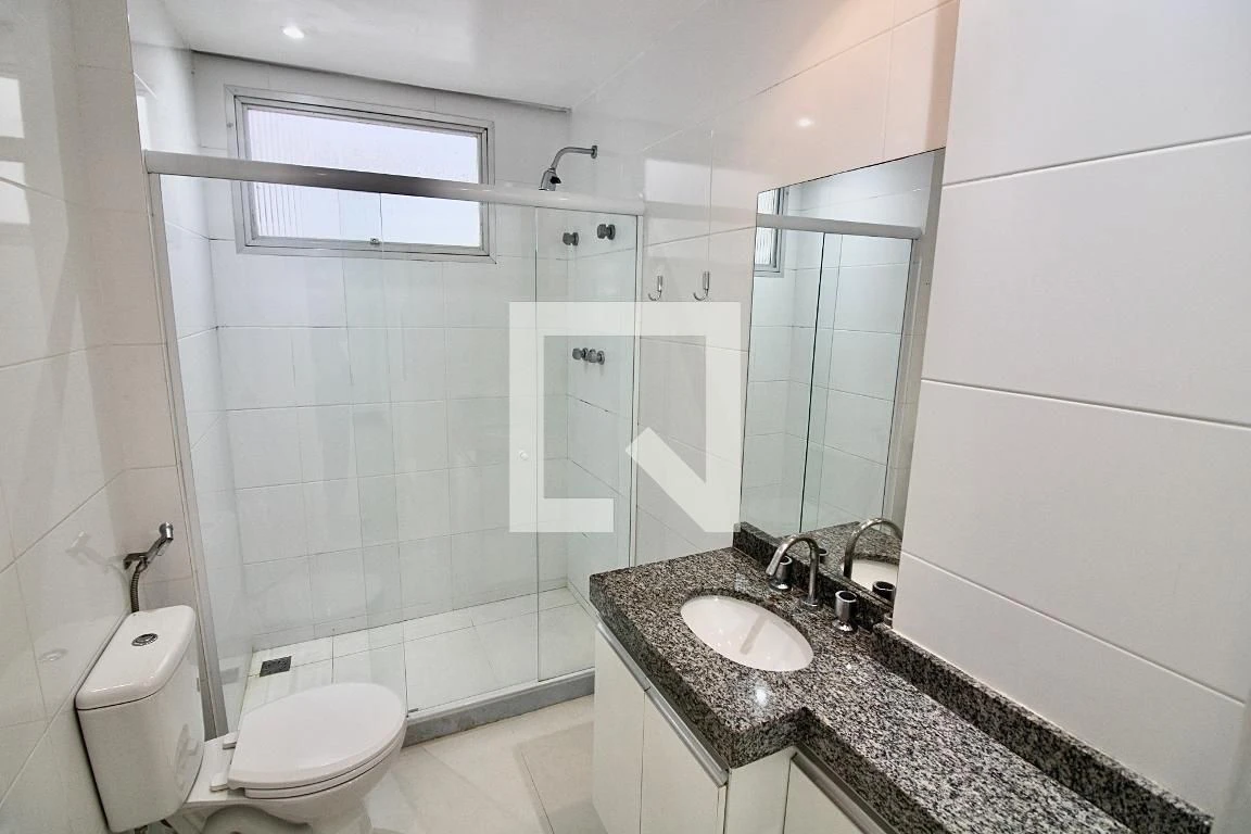 3-bedroom apartment, 1 with its own bathroom, 200 m² — photo 47