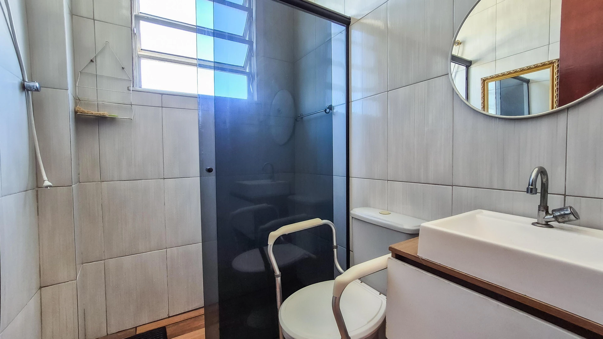 Furnished 2-bedroom apartment with 1 bathroom — photo 11
