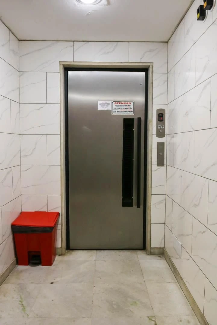 Apartamento para alugar com 2 quartos, 1 banheiro e vaga — photo 9
