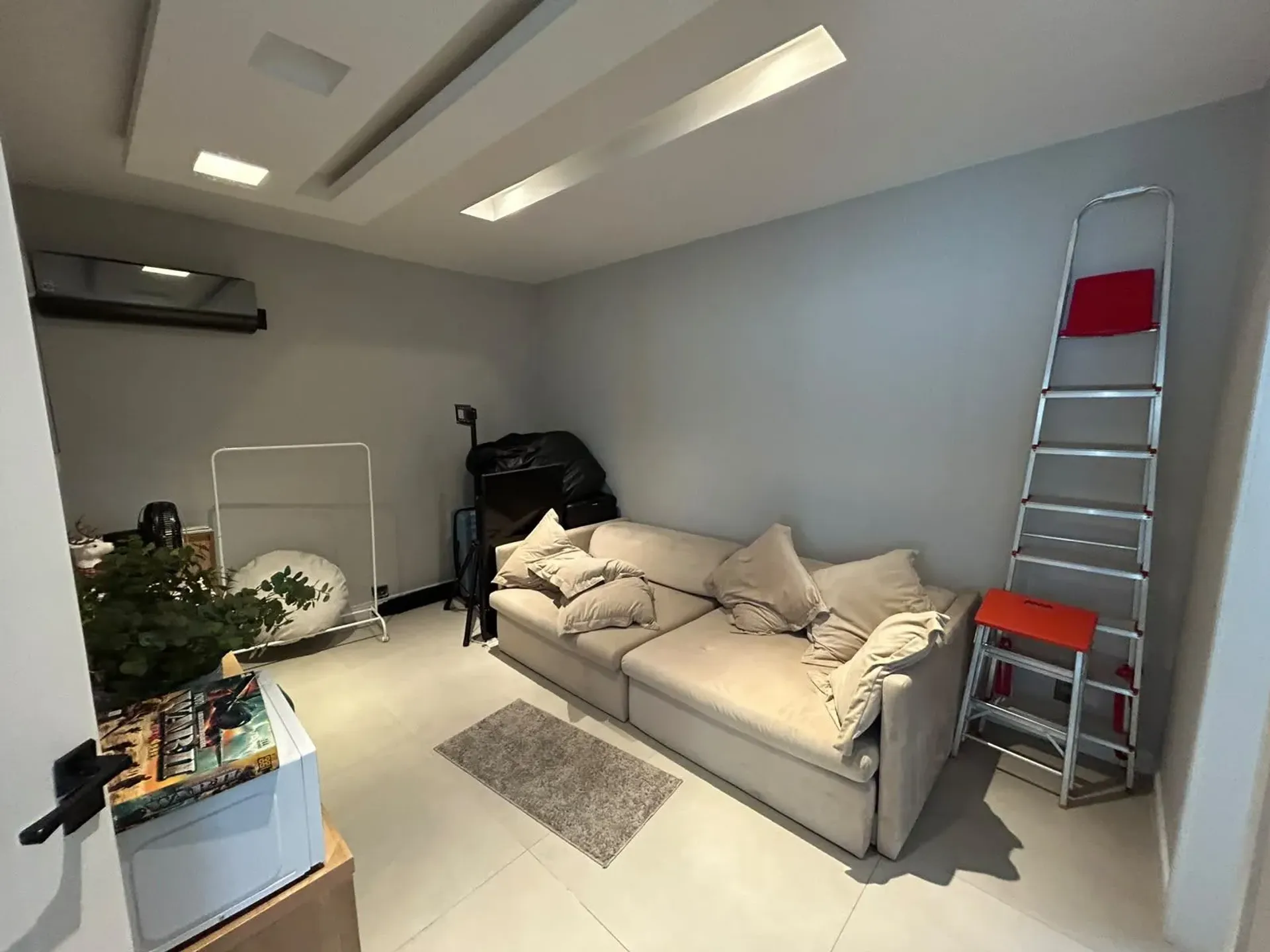 Home office in a 4-bedroom apartment, 157 m² — photo 30
