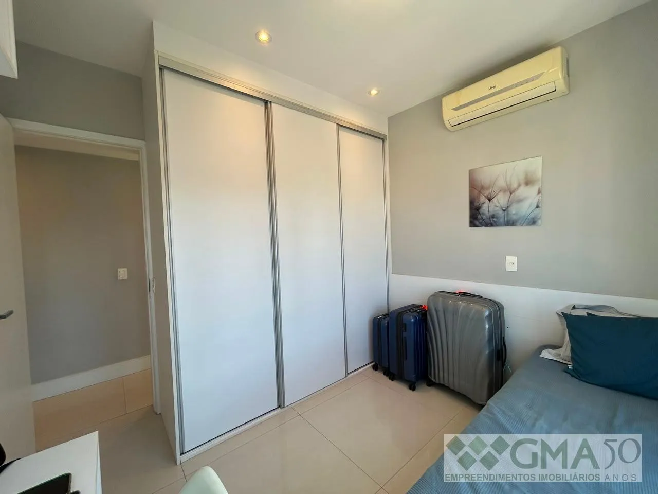 Apartment with 3 bedrooms and a closed kitchen — photo 15