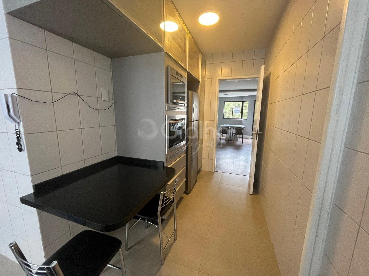 Apartamento com piso de madeira ou laminado, Centro — photo 14