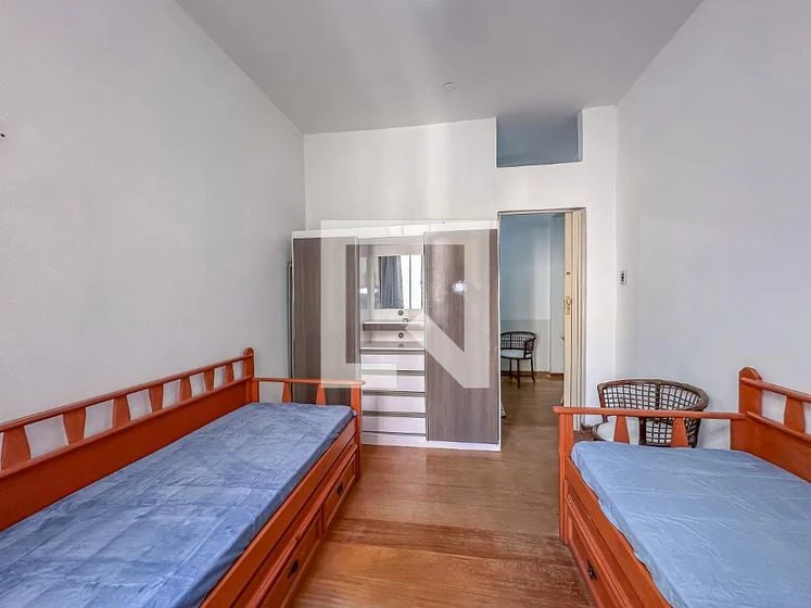 Деревянный пол или ламинат и 1 спальня: квартира 31 м² — photo 2