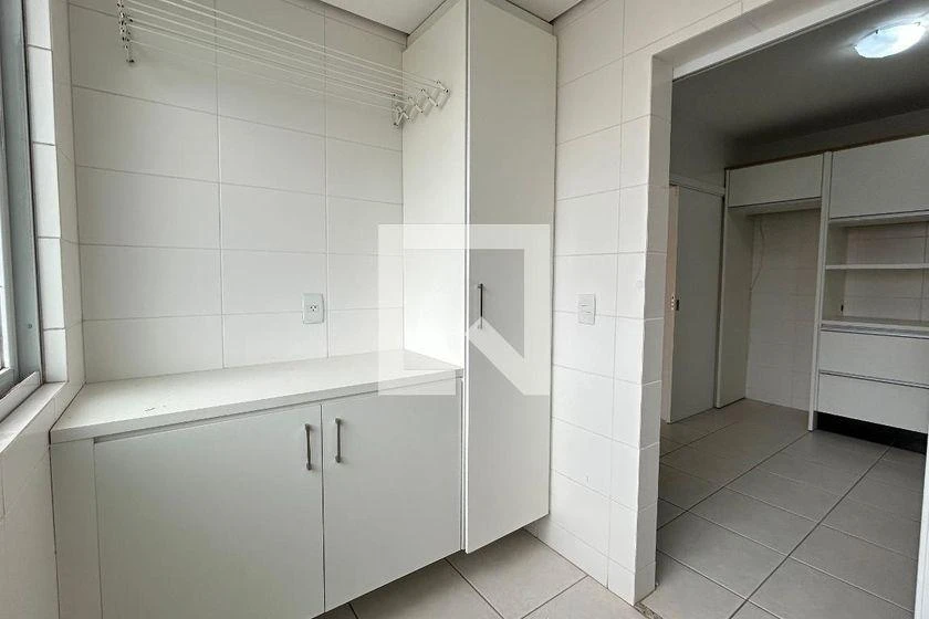 2-bedroom apartment in a building with a gym — photo 15