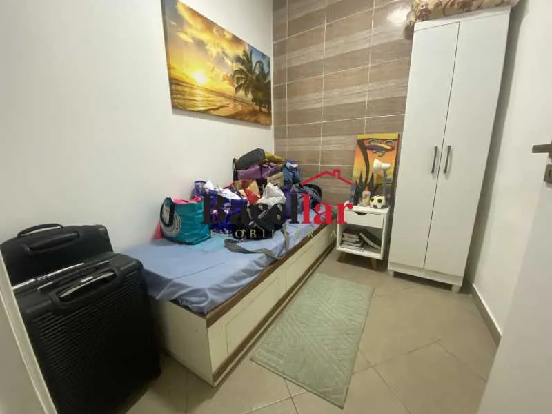 Furnished apartment with open-plan kitchen and 3 bedrooms — photo 25