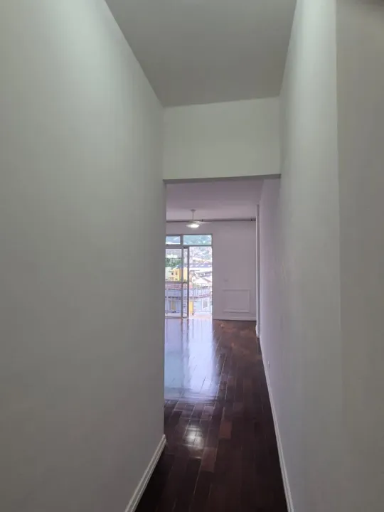 90 m² apartment with 2 bedrooms and a balcony — photo 19