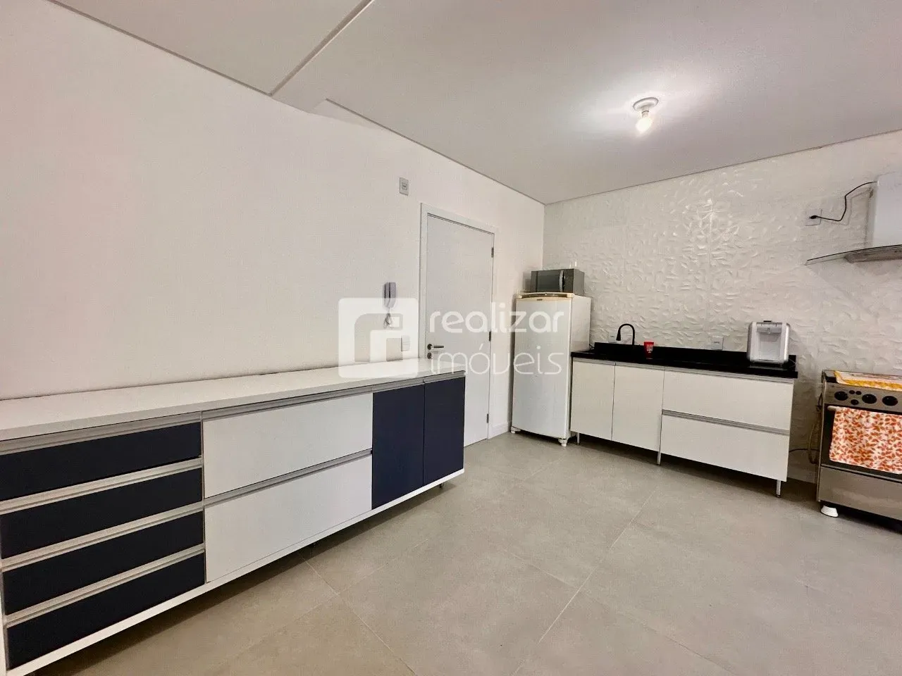 Furnished 2-bedroom apartment with integrated kitchen — photo 2