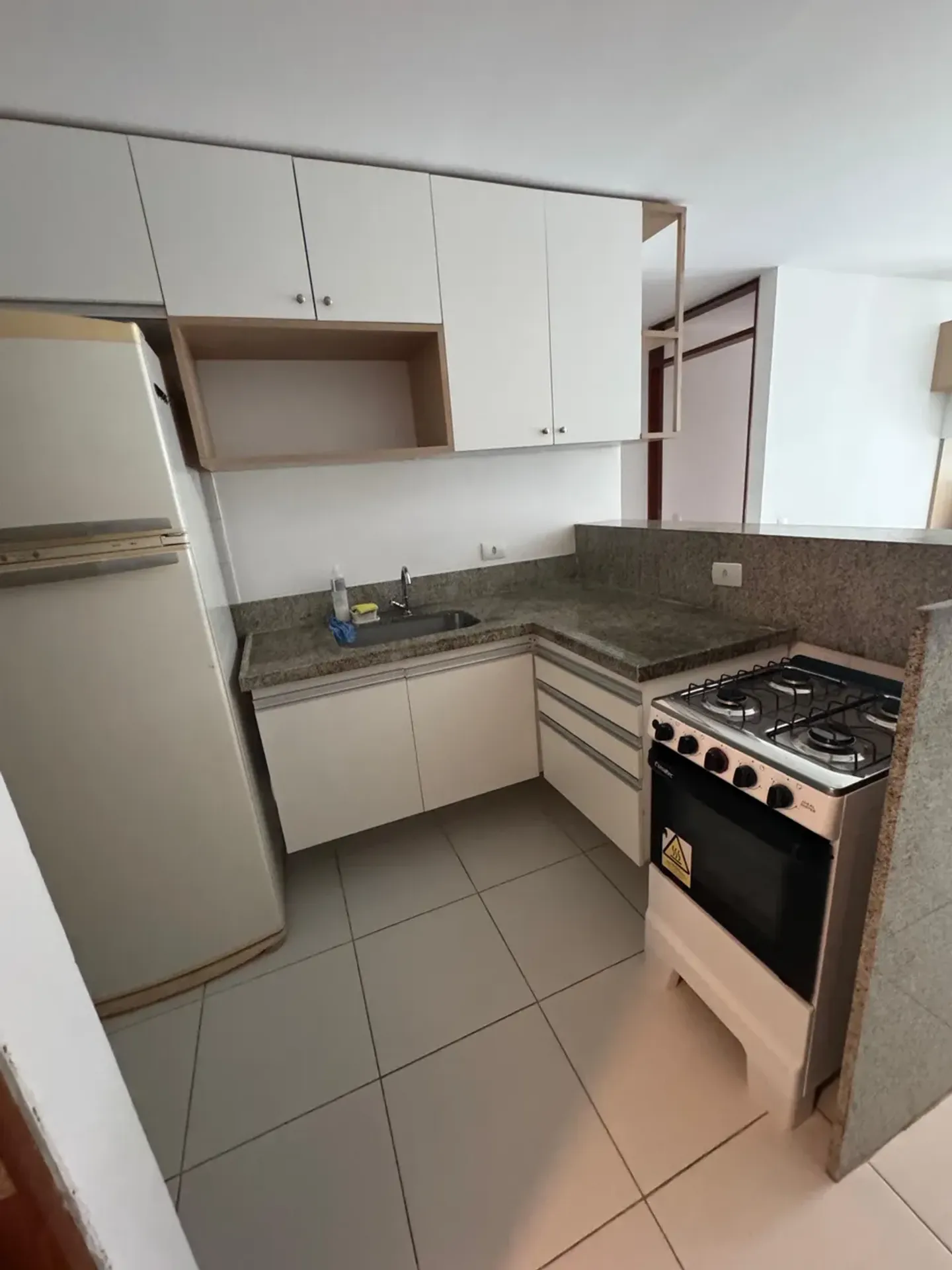 Furnished apartment with open-plan kitchen and 2 bedrooms — photo 3
