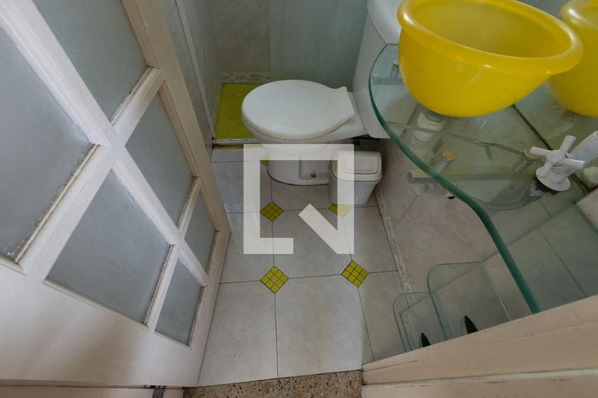 Wood or laminate floors in a 2-bedroom apartment, 60 m² — photo 23