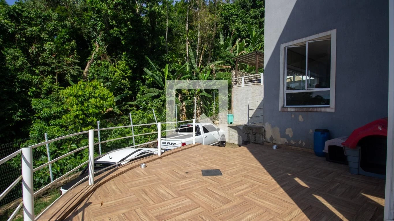 Furnished house with 5 bedrooms and 6 parking spaces — photo 37