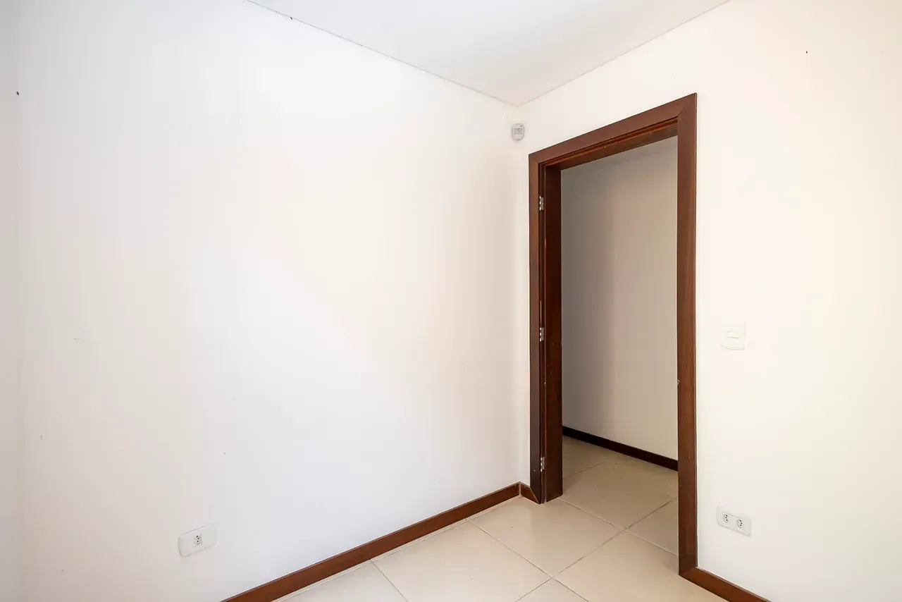 Furnished house with 5 bedrooms and 470 m² — photo 101
