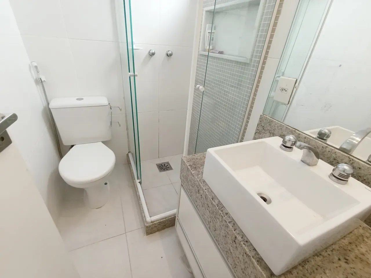 Apartamento com cozinha fechada e 4 banheiros — photo 21