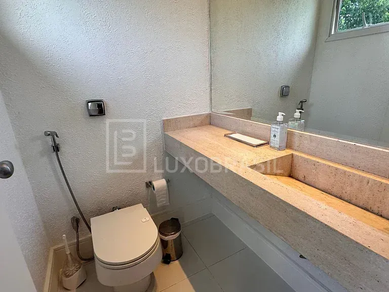 Casa moderna com 3 quartos e 5 vagas de garagem — photo 48