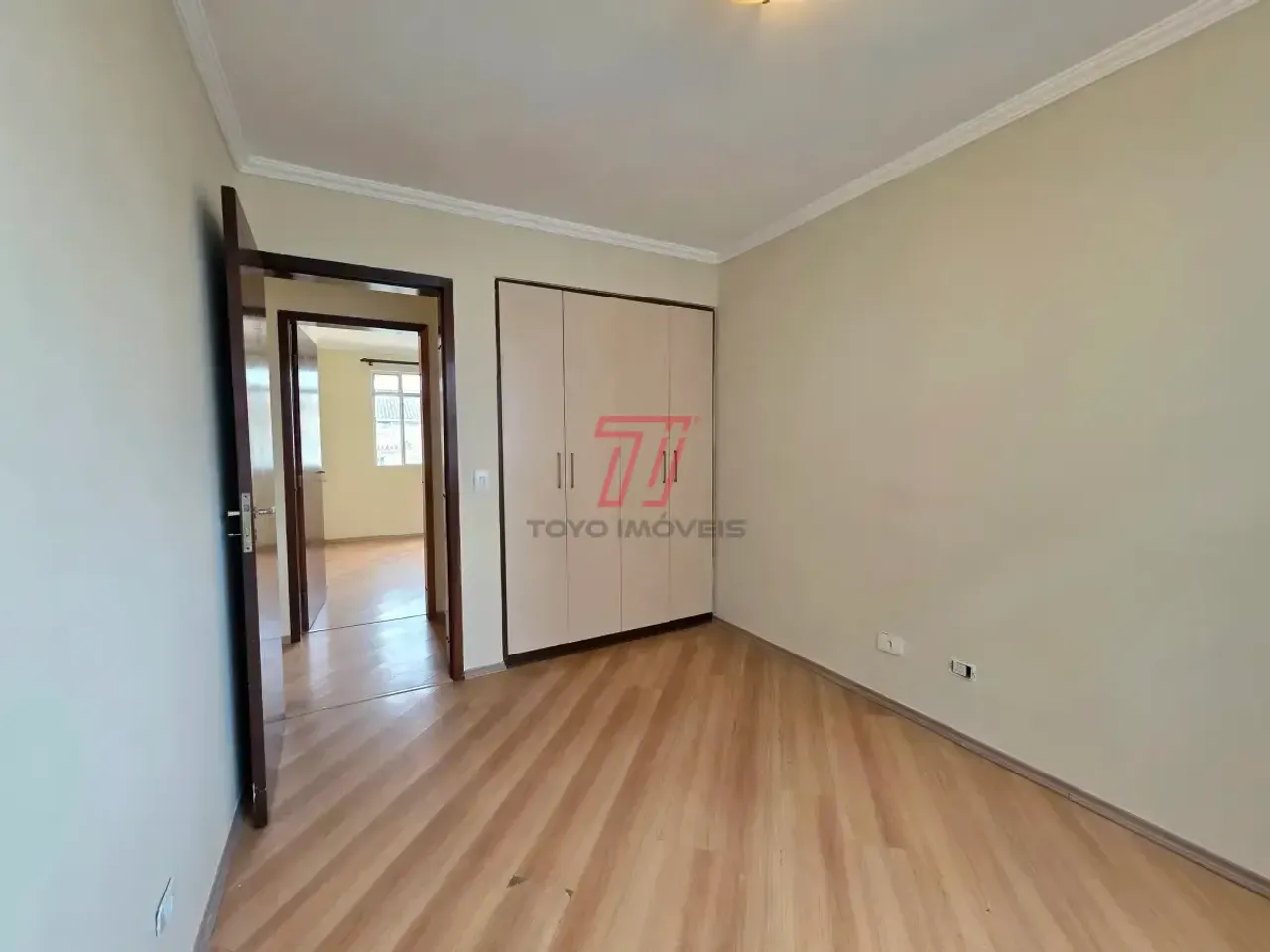 71 m² apartment with 2 bedrooms and wood floors — photo 9