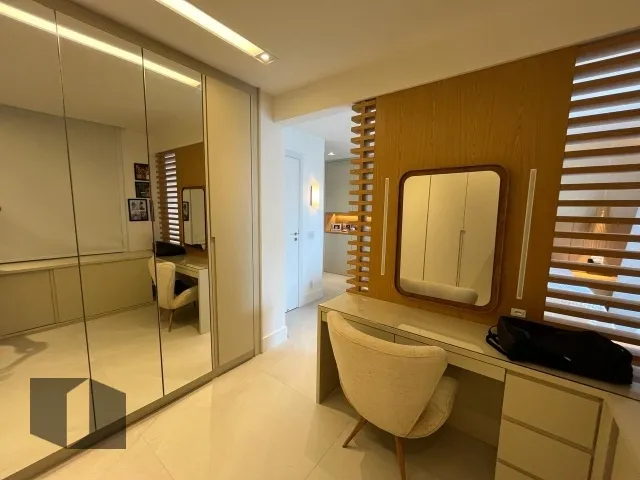 Furnished apartment with 3 bedrooms and 4 bathrooms — photo 8