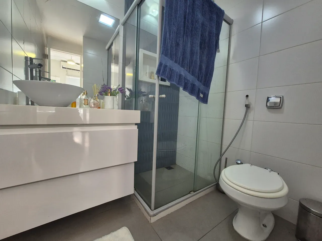 90 m² apartment with a home office and a washing machine — photo 24