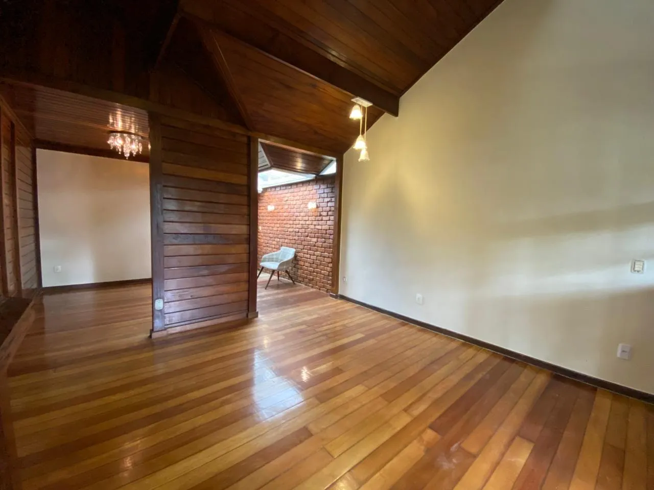 Casa com 4 quartos e 4 banheiros e box de vidro — photo 22