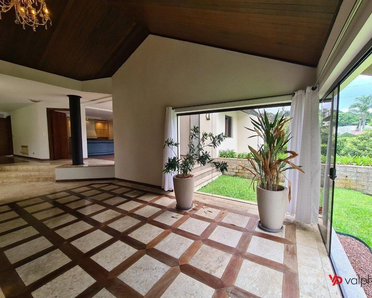Condo house with 3 bedrooms and 5 bathrooms — photo 4