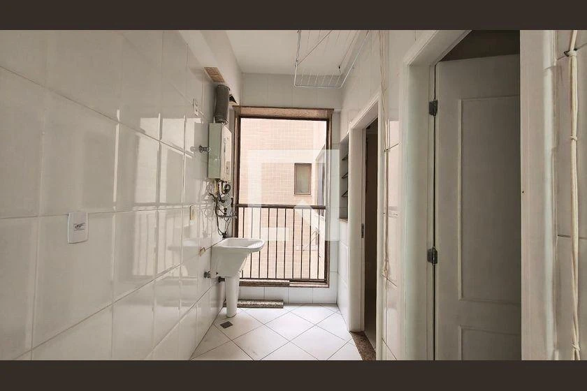 Apartamento com 3 suítes, varanda e 193 m² — photo 32