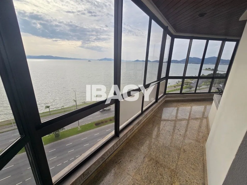 Furnished 512 m² apartment with a enclosed balcony — photo 3