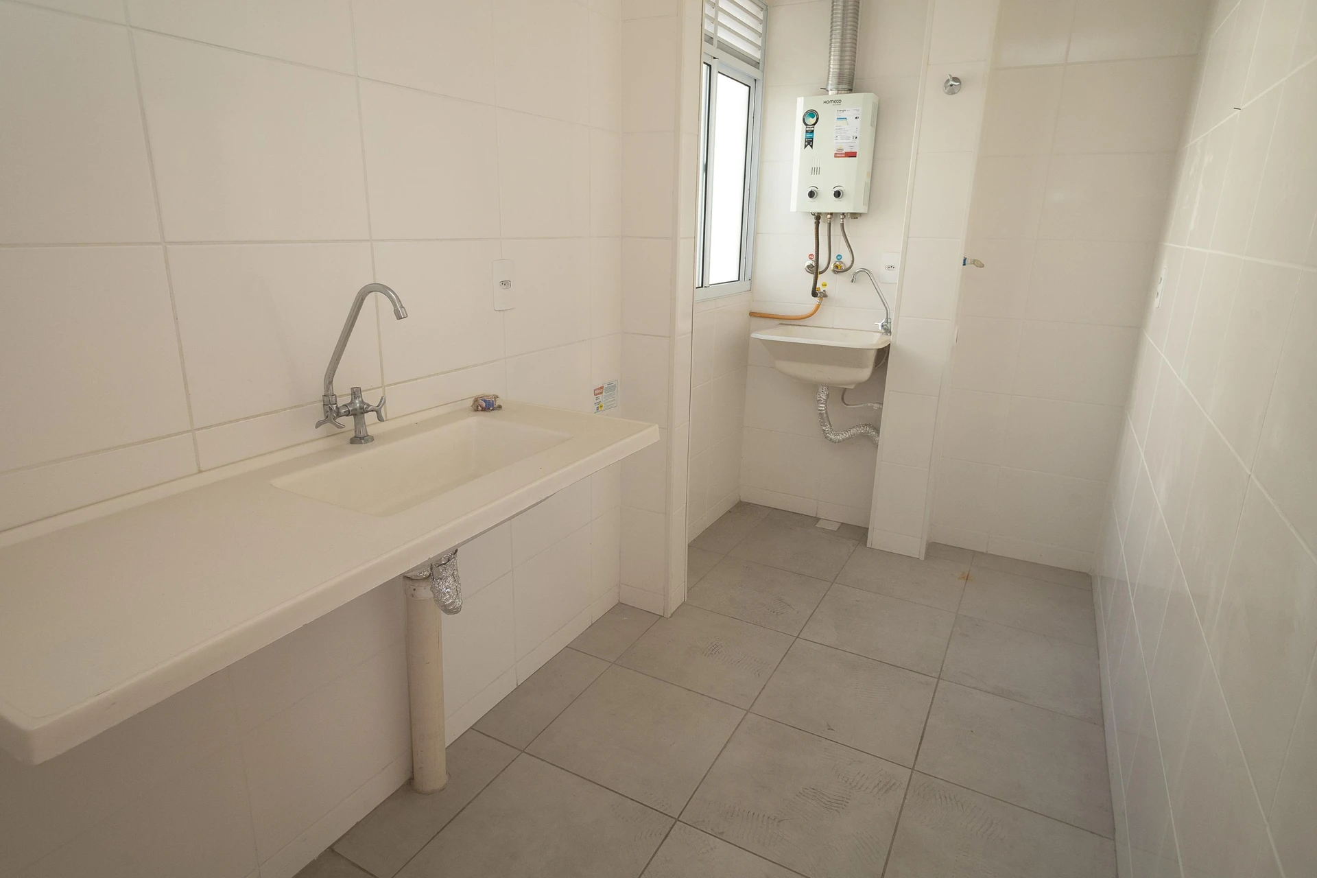2-bedroom apartment with 1 bath and parking; pets ok — photo 4