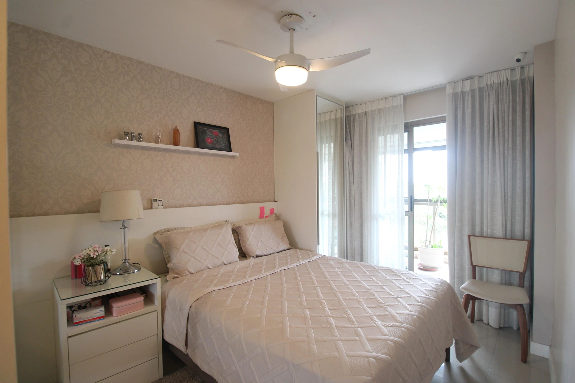 Furnished apartment, 112 m², with a glass-enclosed balcony — photo 59