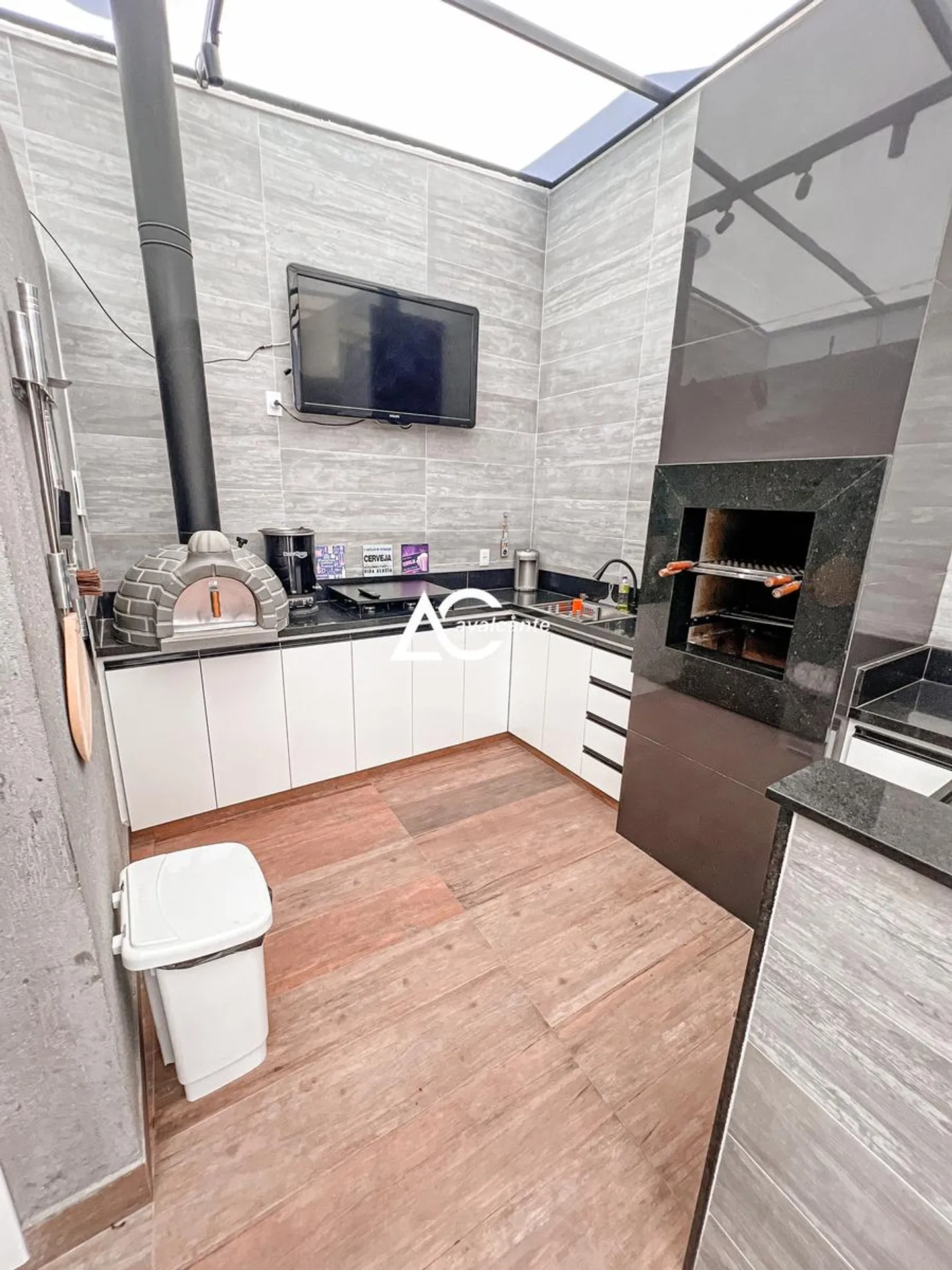 Washing machine in a 3-bedroom house, 360 m² — photo 26