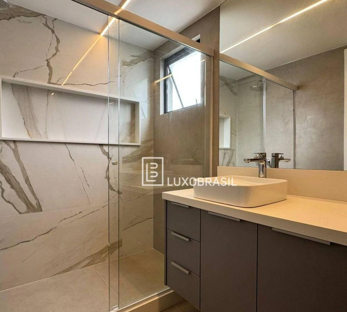 Casa mobiliada com 5 suítes e 300 m² com 2 vagas — photo 7