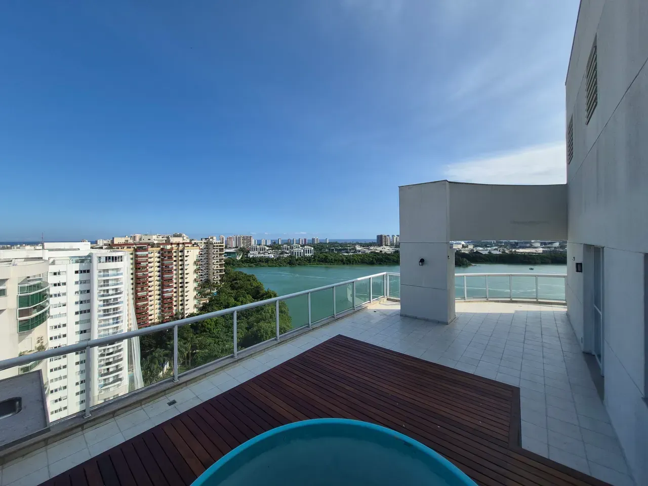 Duplex with 225 m², 3 bedrooms, and open-plan kitchen — photo 46