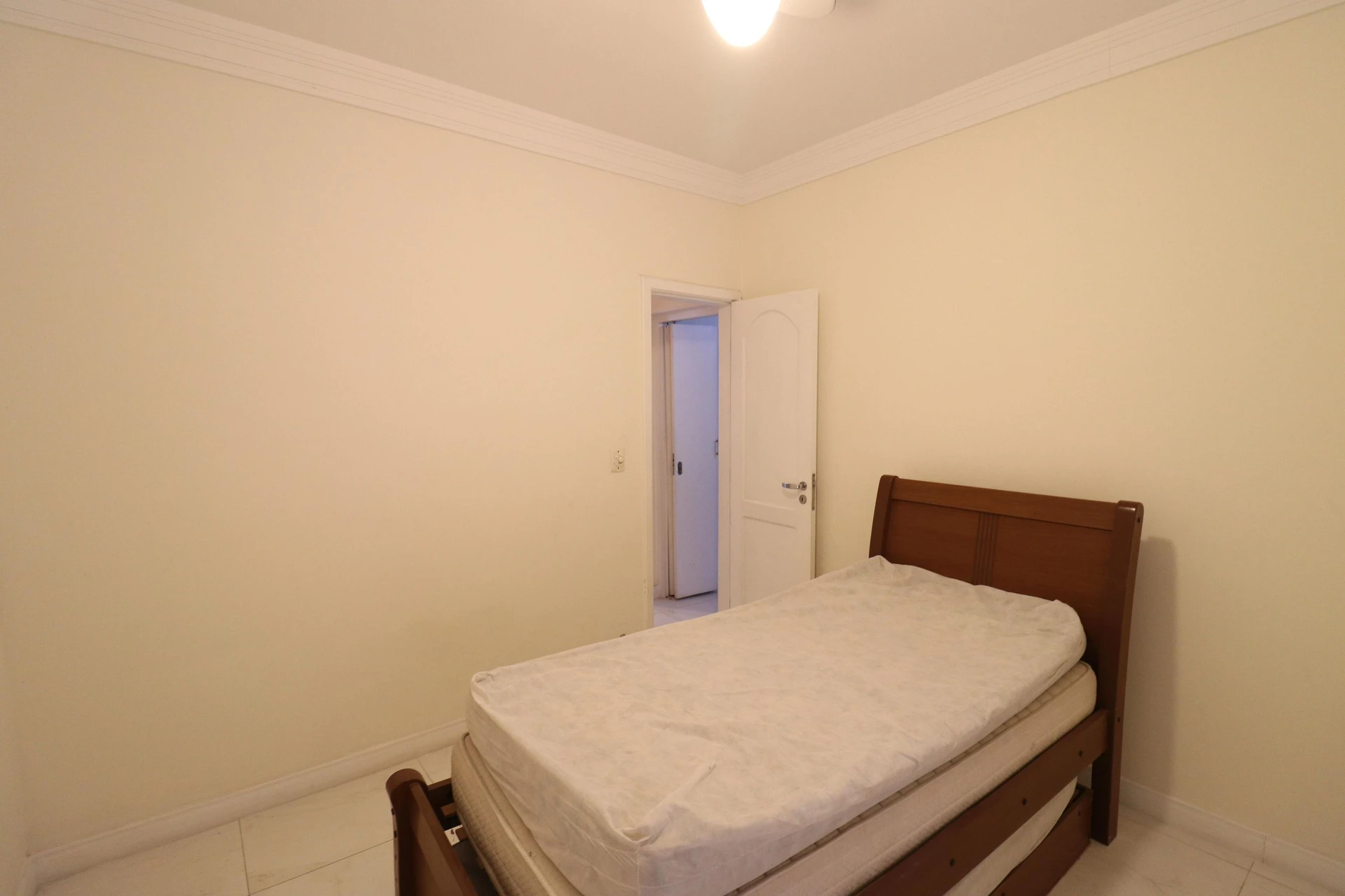 Vestidor y 5 dormitorios: casa de 420 m² — photo 44