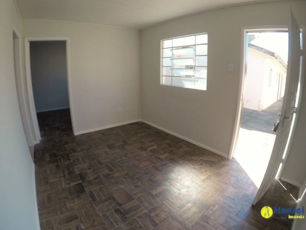 House, 40 m², with wood or laminate floors