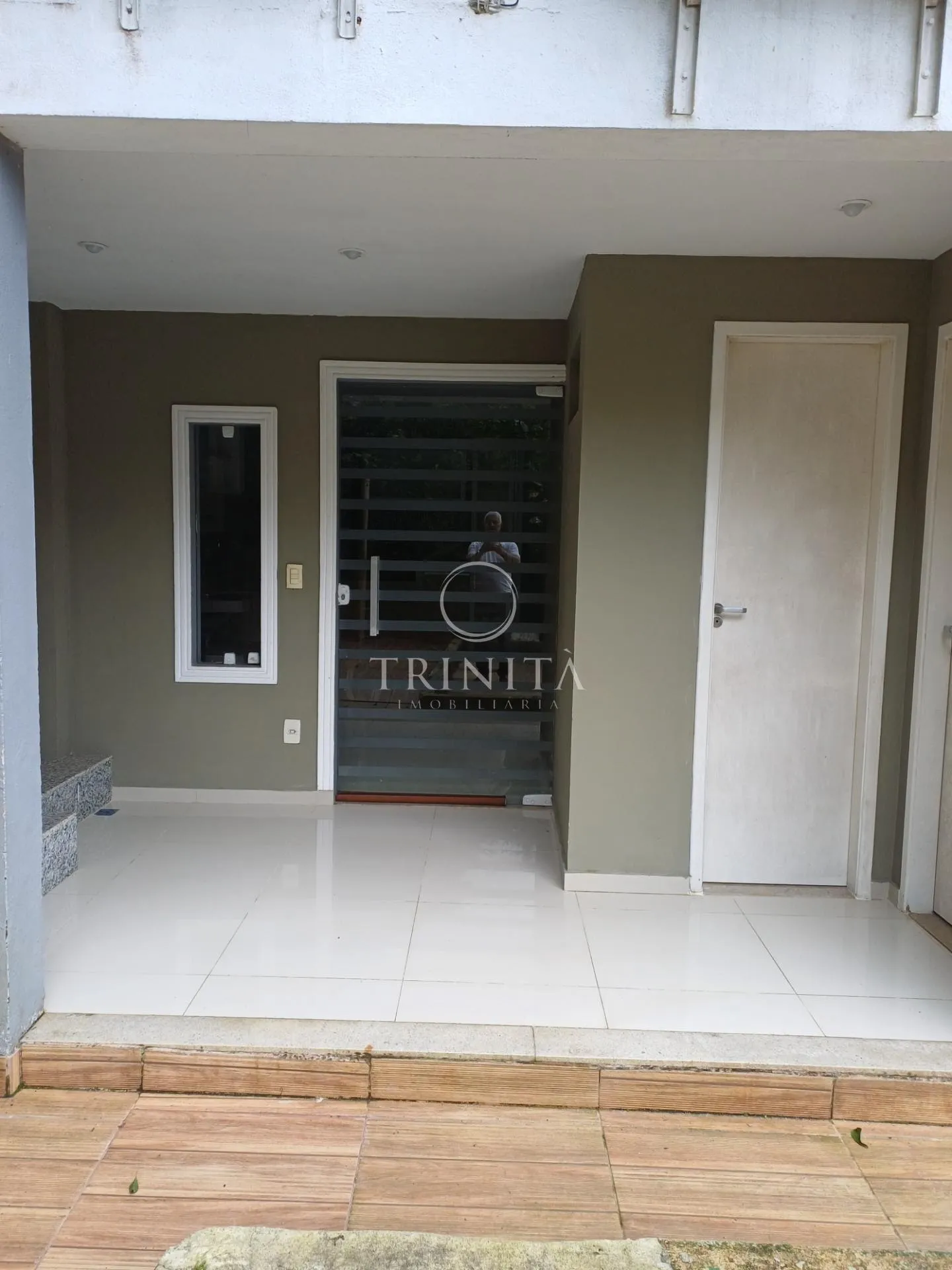 House, 490 m², with a grill on the balcony — photo 47