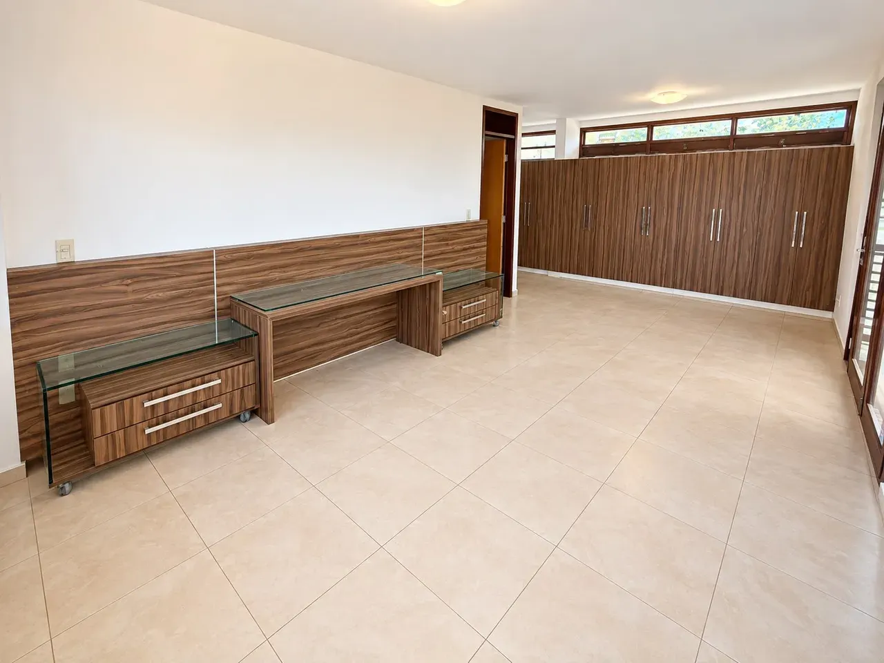 Casa de 340 m² com varanda gourmet e vista para a água — photo 10