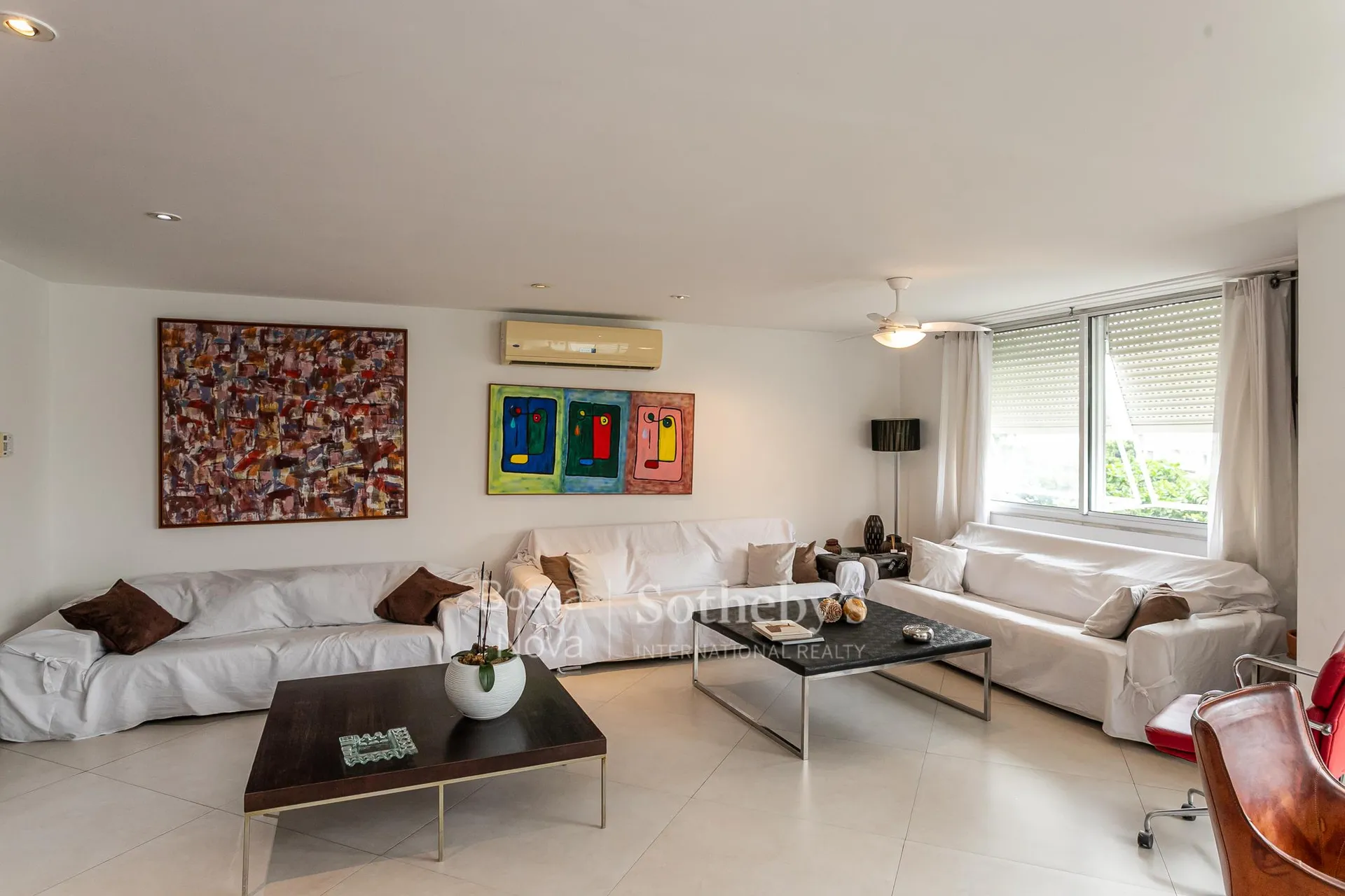 260 m² apartment with a private BBQ area