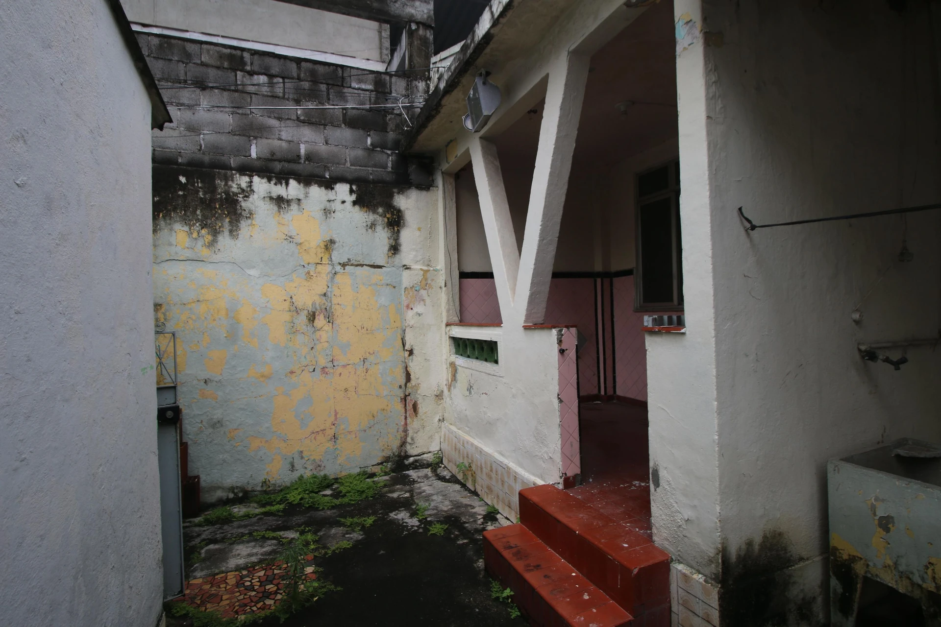 One-bedroom house with a garden — photo 30