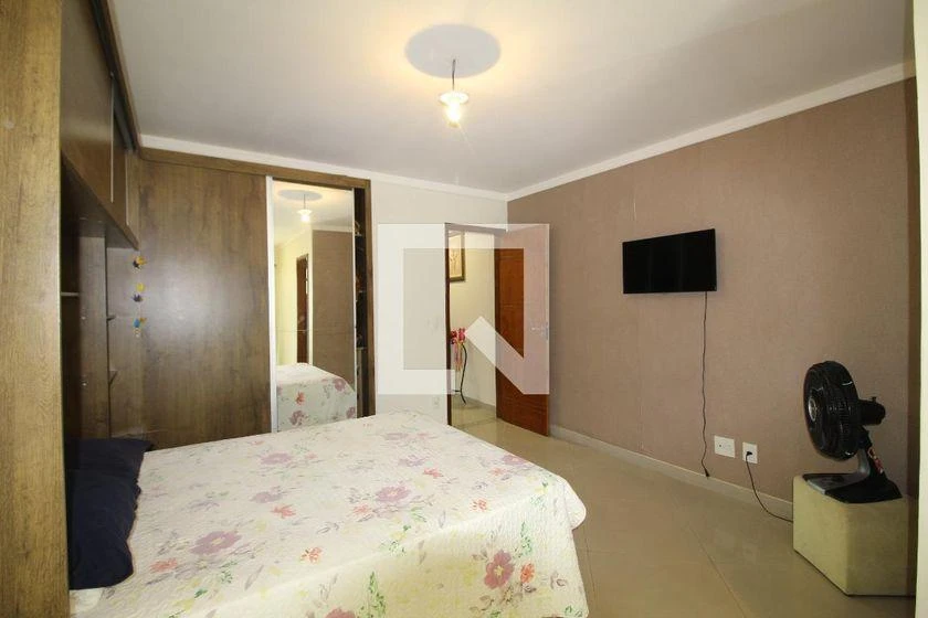 200 m² apartment with 3 en-suite bedrooms and balcony — photo 3
