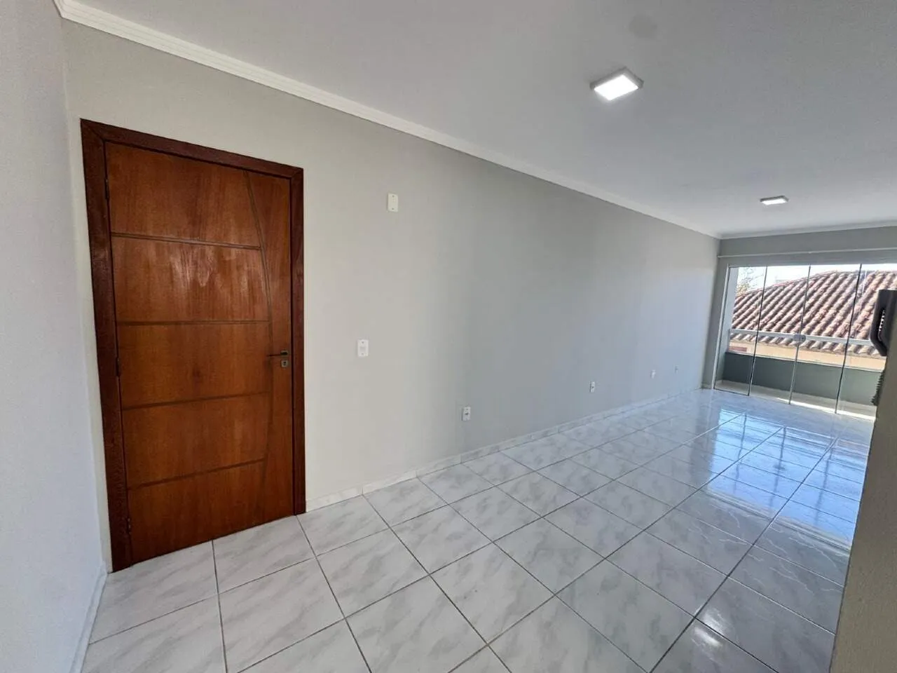 Rental apartment with 2 bedrooms, 1 bathroom and parking