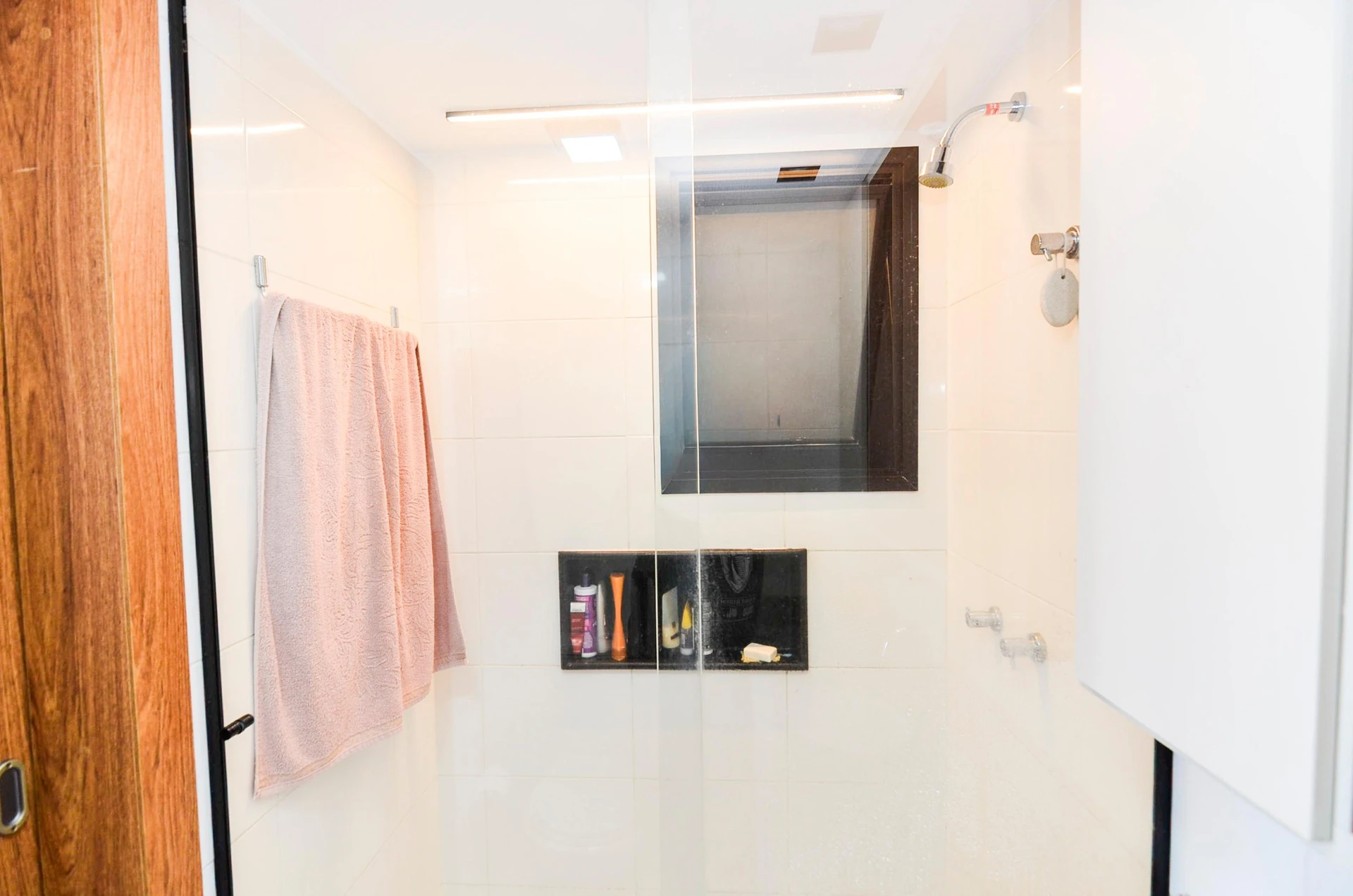 Furnished 3-bedroom apartment with balcony and BBQ grill — photo 47
