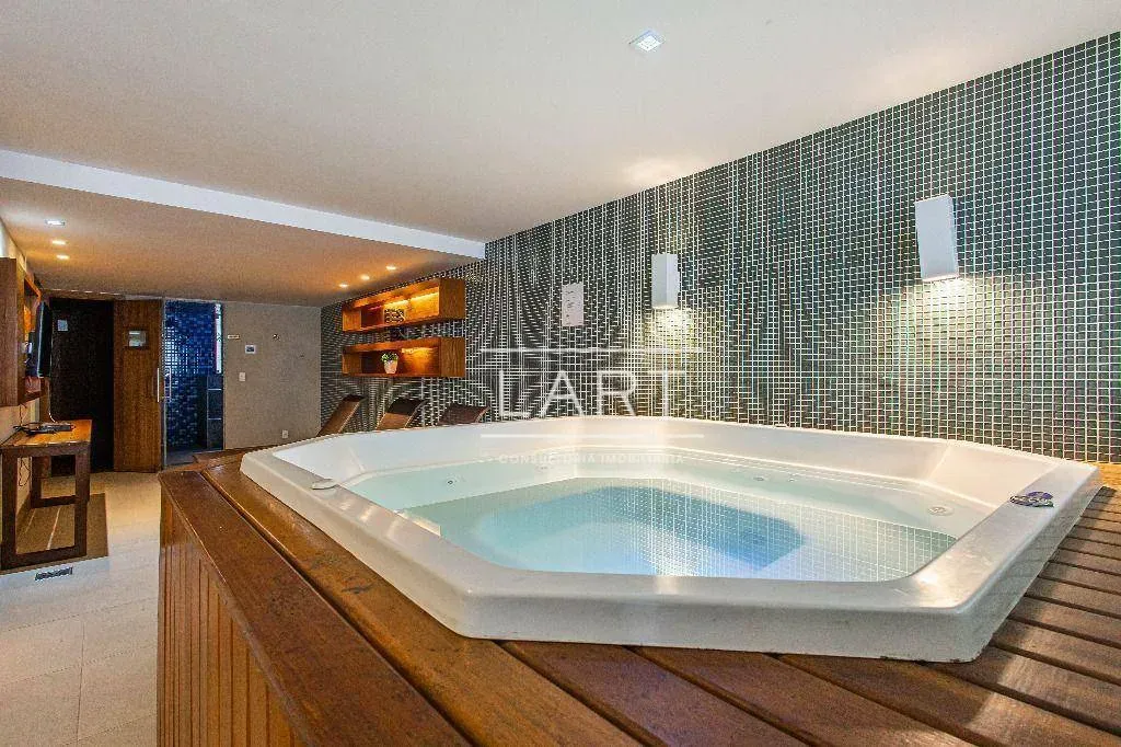 Apartamento com 2 dormitórios e varanda de vidro — photo 43