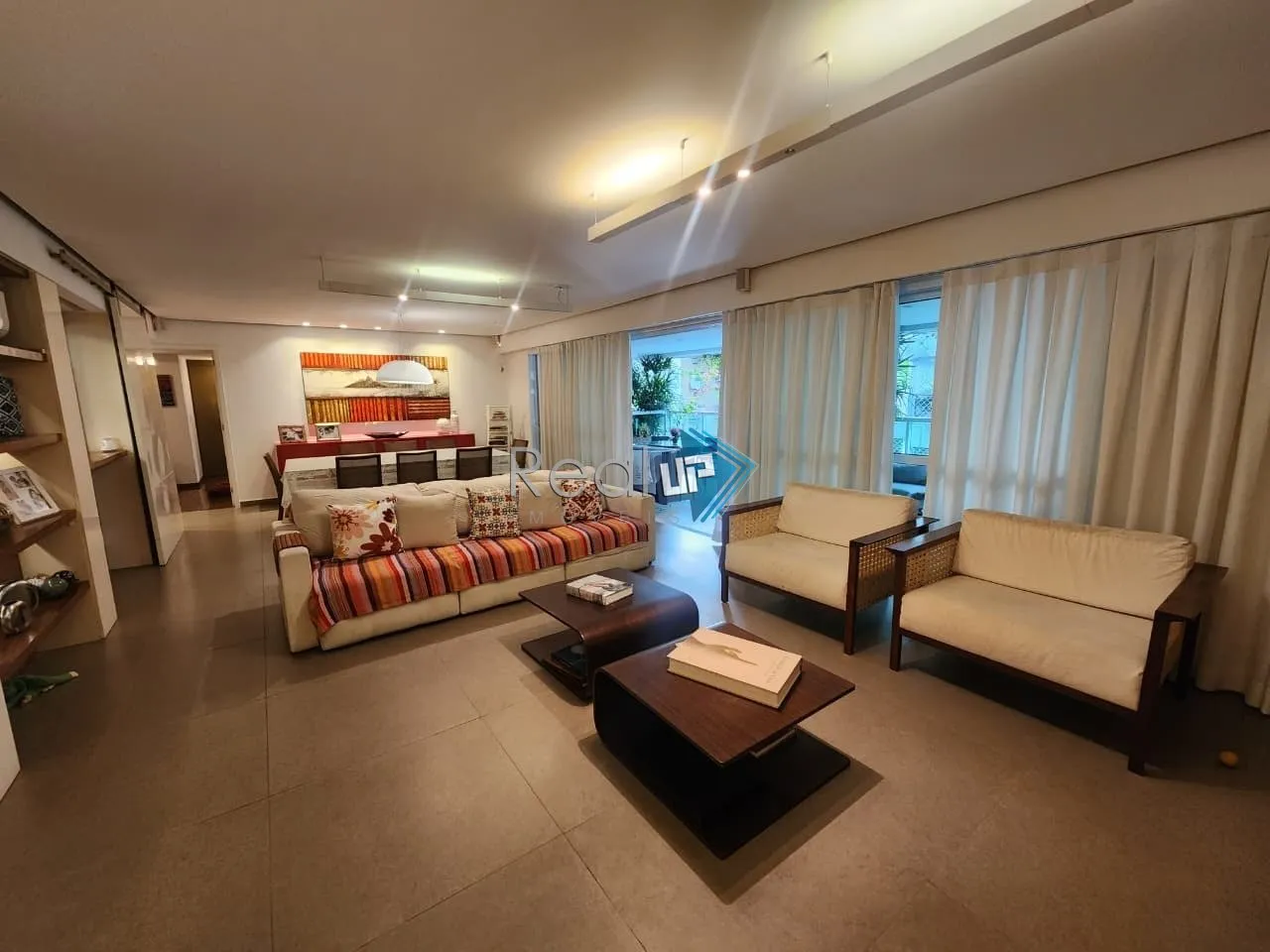 4-bedroom apartment with 227 m² and 3 parking spaces — photo 8