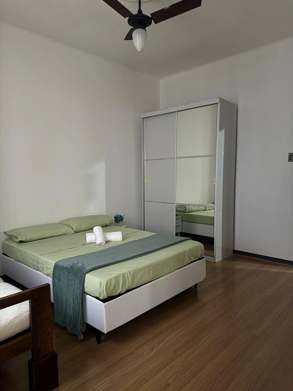 Apartamento com piso de madeira ou laminado, Laranjeiras — photo 2
