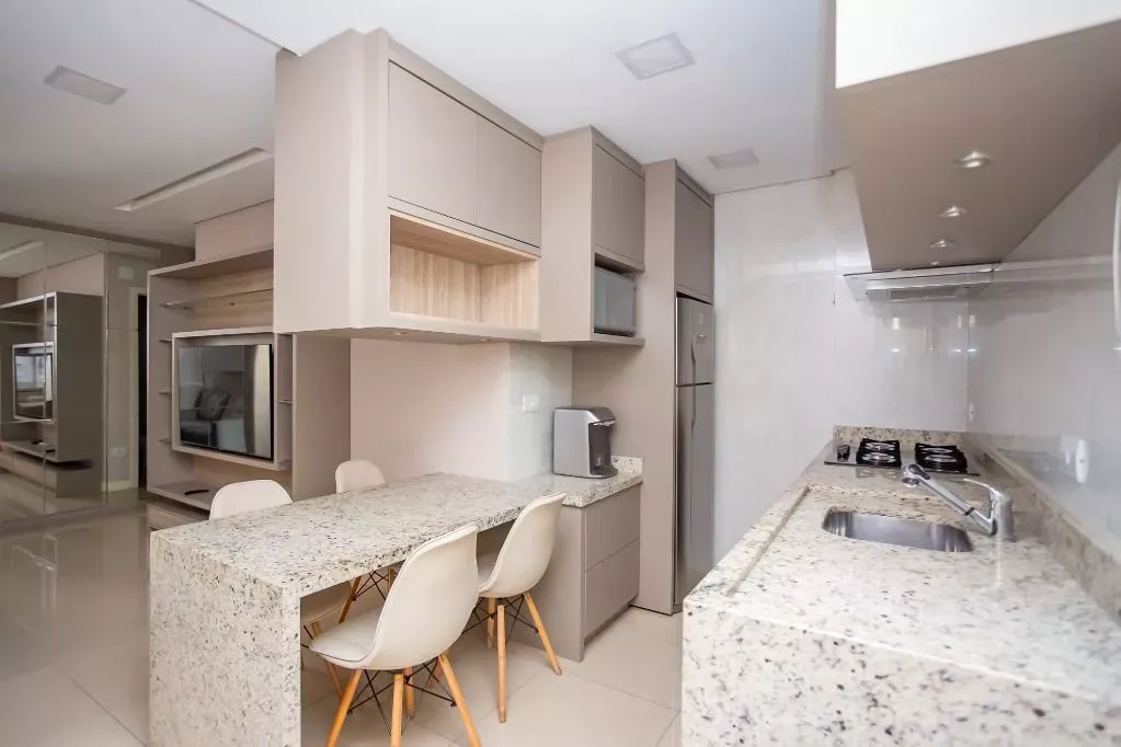 Furnished 1-bedroom apartment with an open kitchen — photo 6