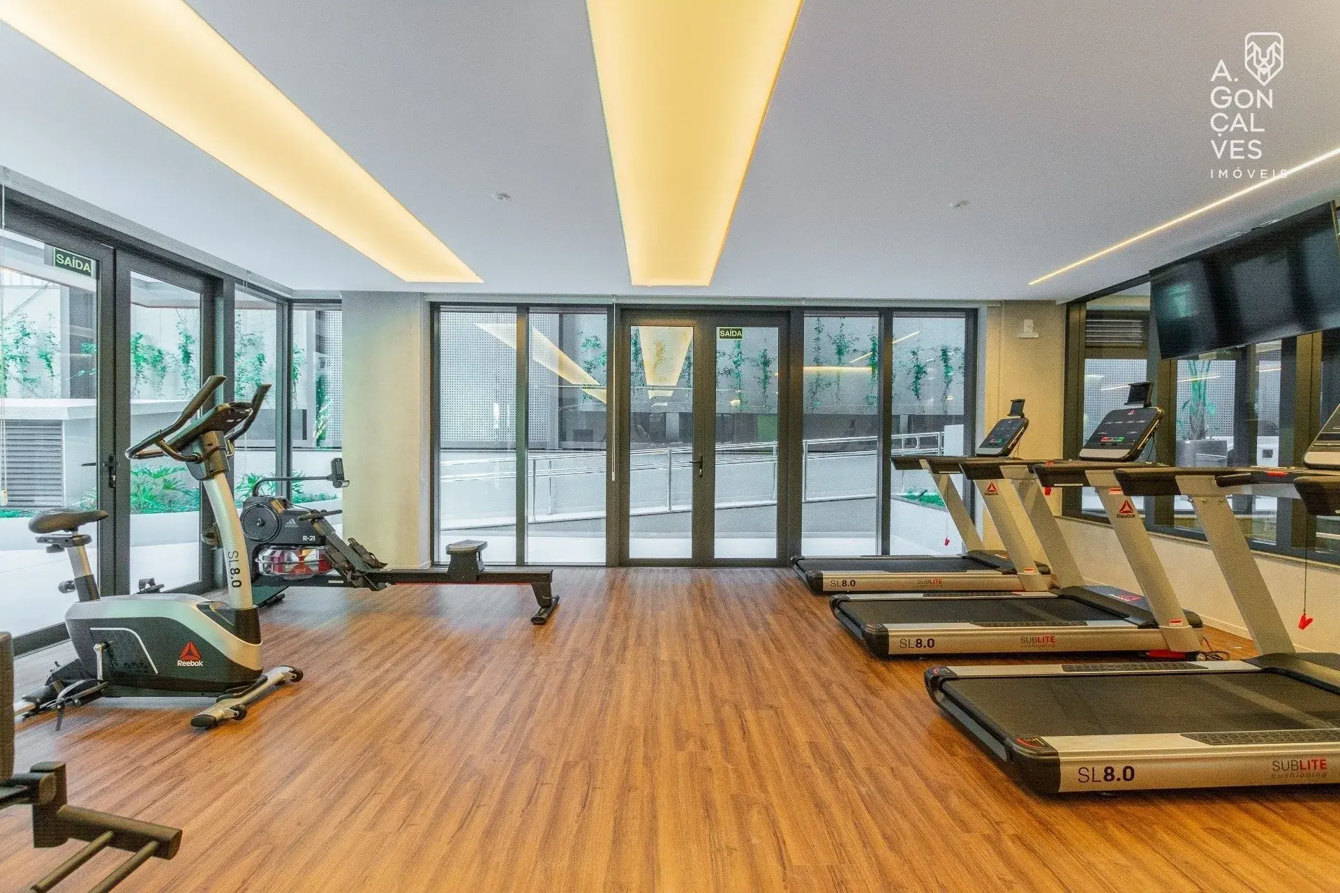 Furnished 223 m² apartment with 3 en-suites and 3 parking spots — photo 11