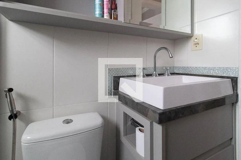 47 m² apartment with a walk-in closet and a home office — photo 18