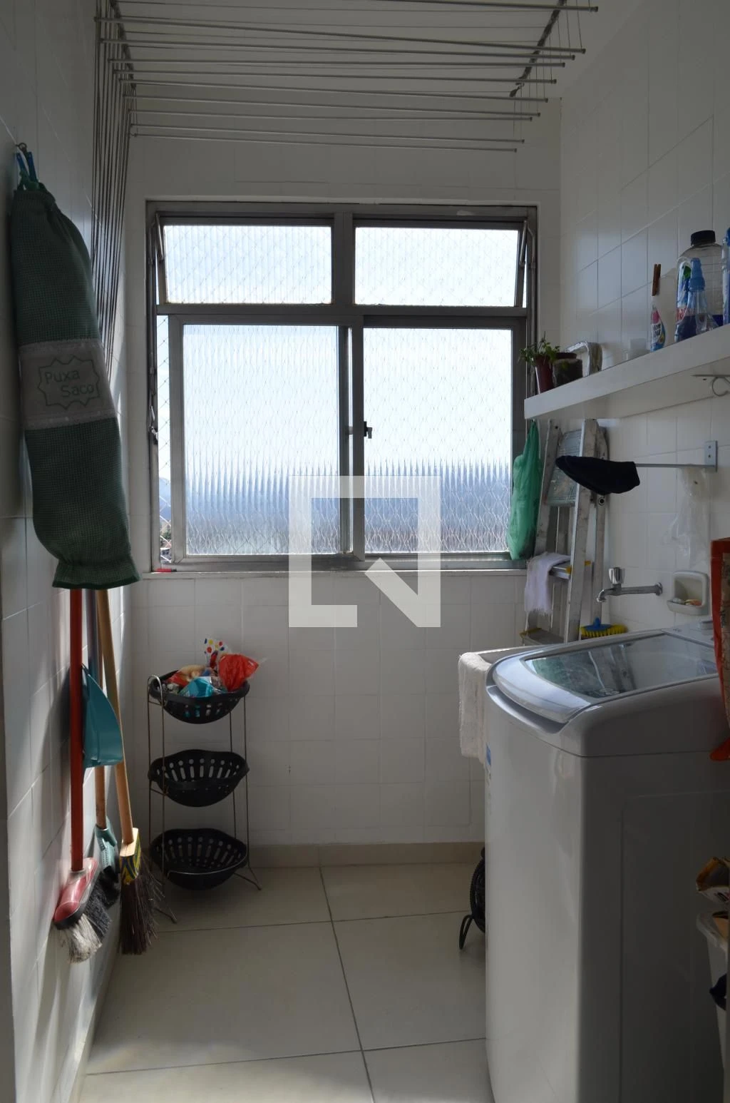 3-bedroom apartment in a building with a pool — photo 19