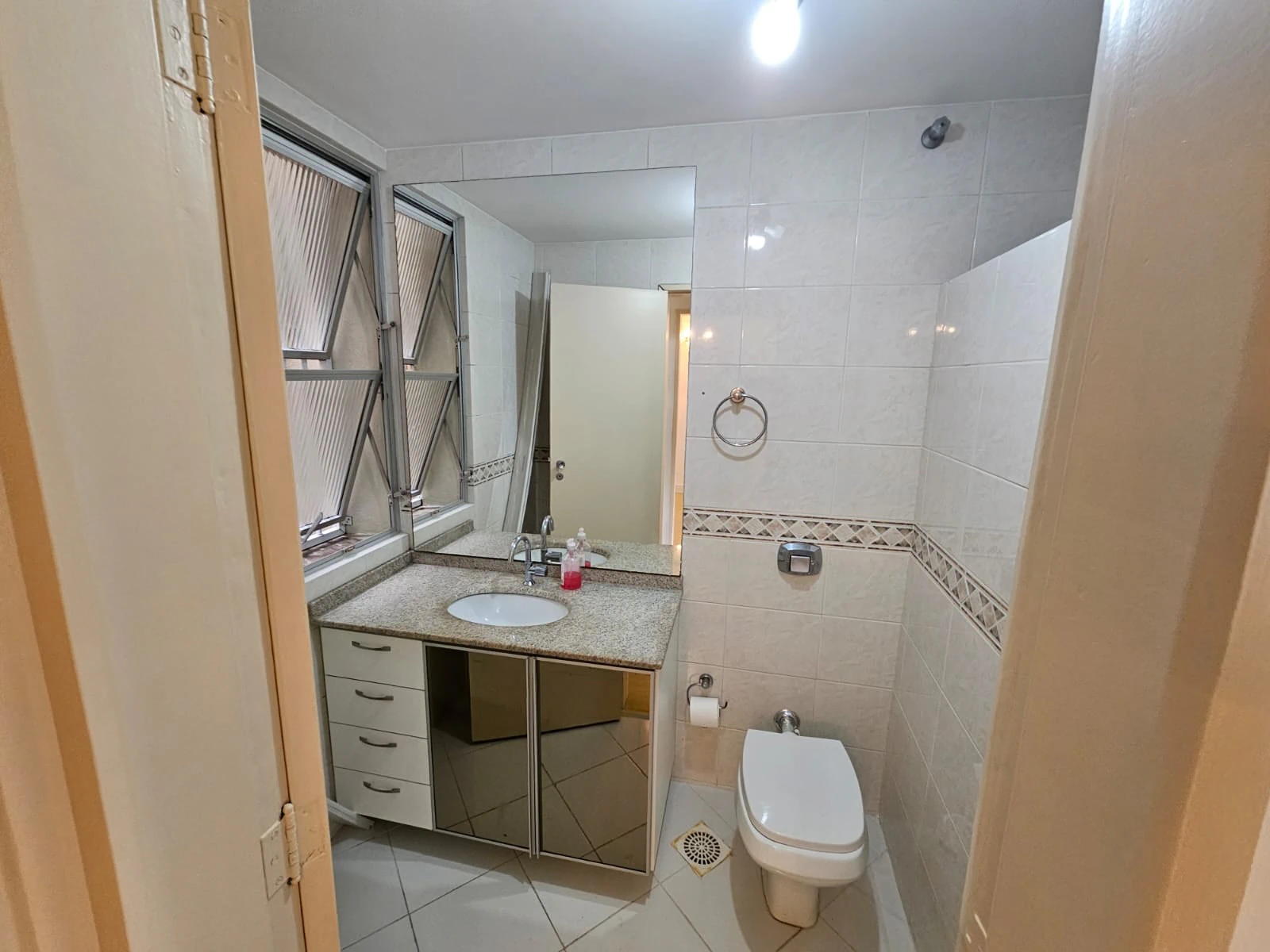 Apartamento com piso de madeira ou laminado, Centro — photo 6